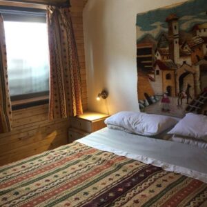 462 LAQUIR. Matrimonial 6 personas con antebaño, camas cucheta y marinera